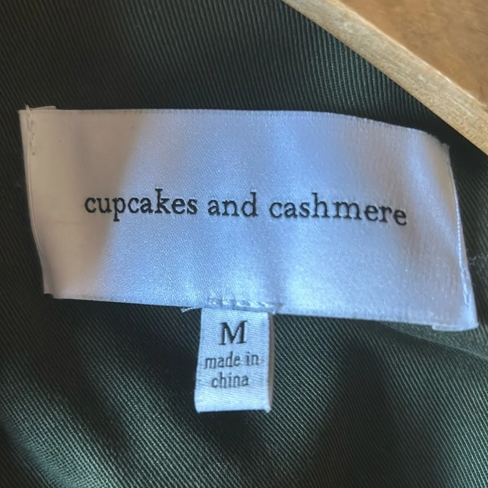 Revolve Cupcakes and Cashmere Army Jacket women’s sz medium olive green casual - Picture 5 of 15
